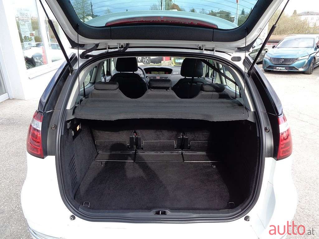 2013' Citroen C4 Picasso photo #5