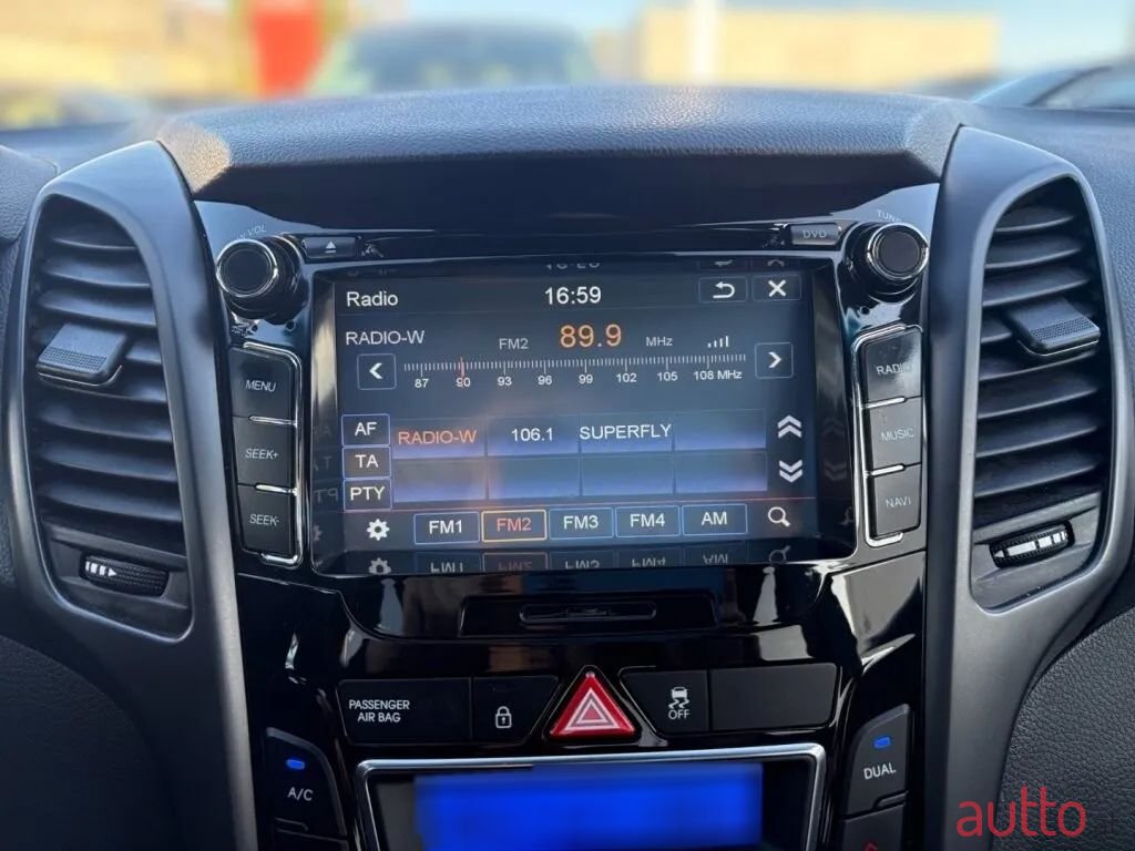 2016' Hyundai i30 photo #6