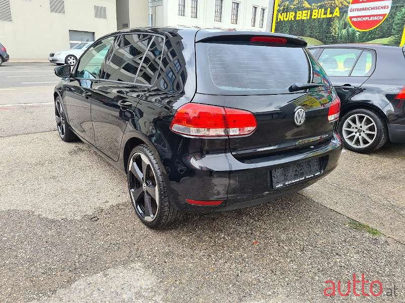 2010' Volkswagen Golf photo #3
