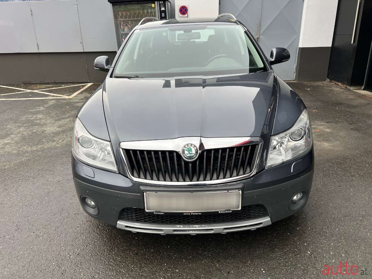 2011' Skoda Octavia photo #2