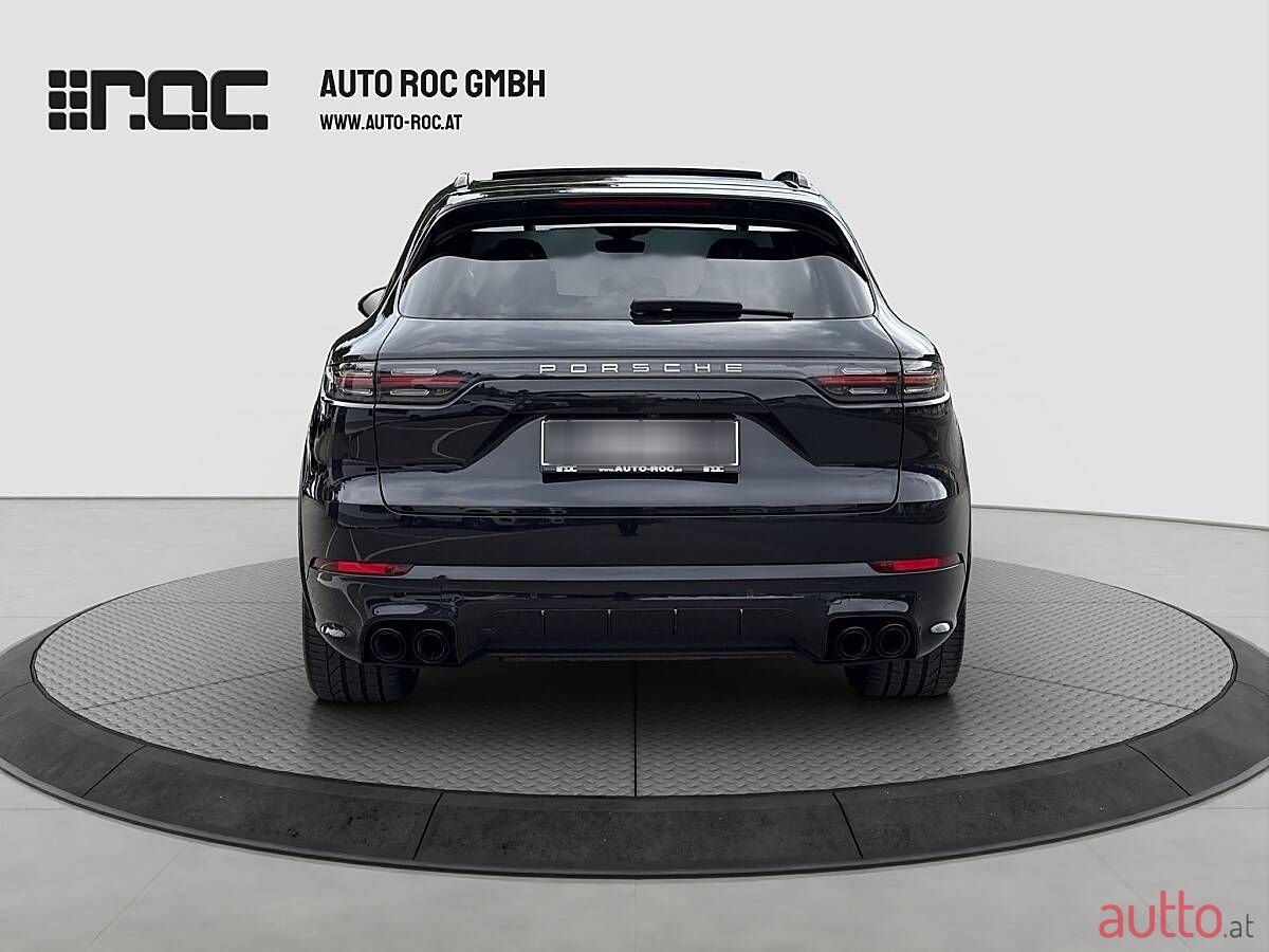 2021' Porsche Cayenne photo #4