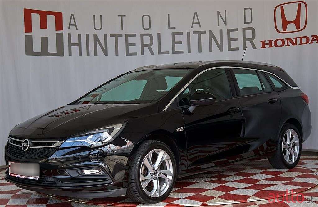 2019' Opel Astra photo #1