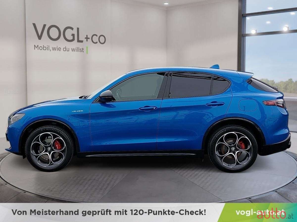 2024' Alfa Romeo Stelvio photo #2