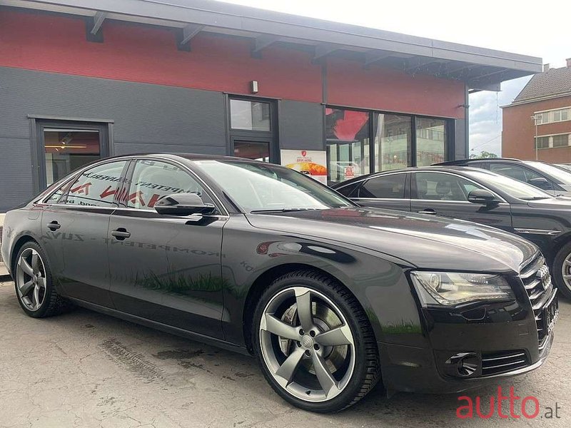 2010' Audi A8 photo #2