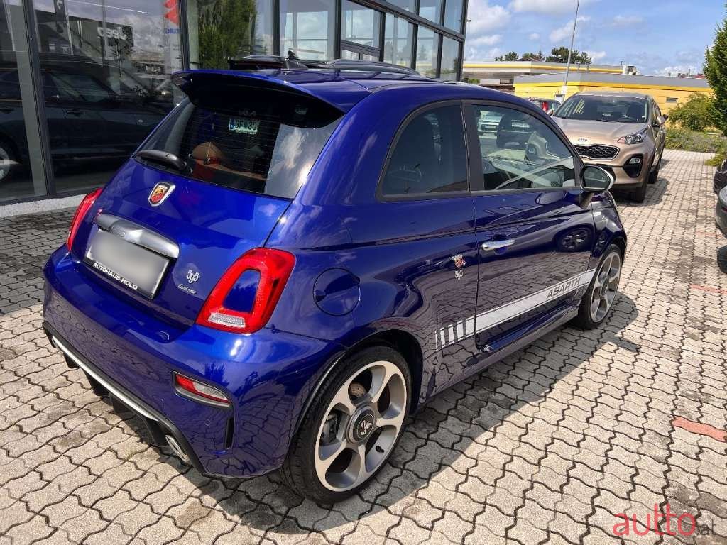 2021' Fiat 500 Abarth photo #5