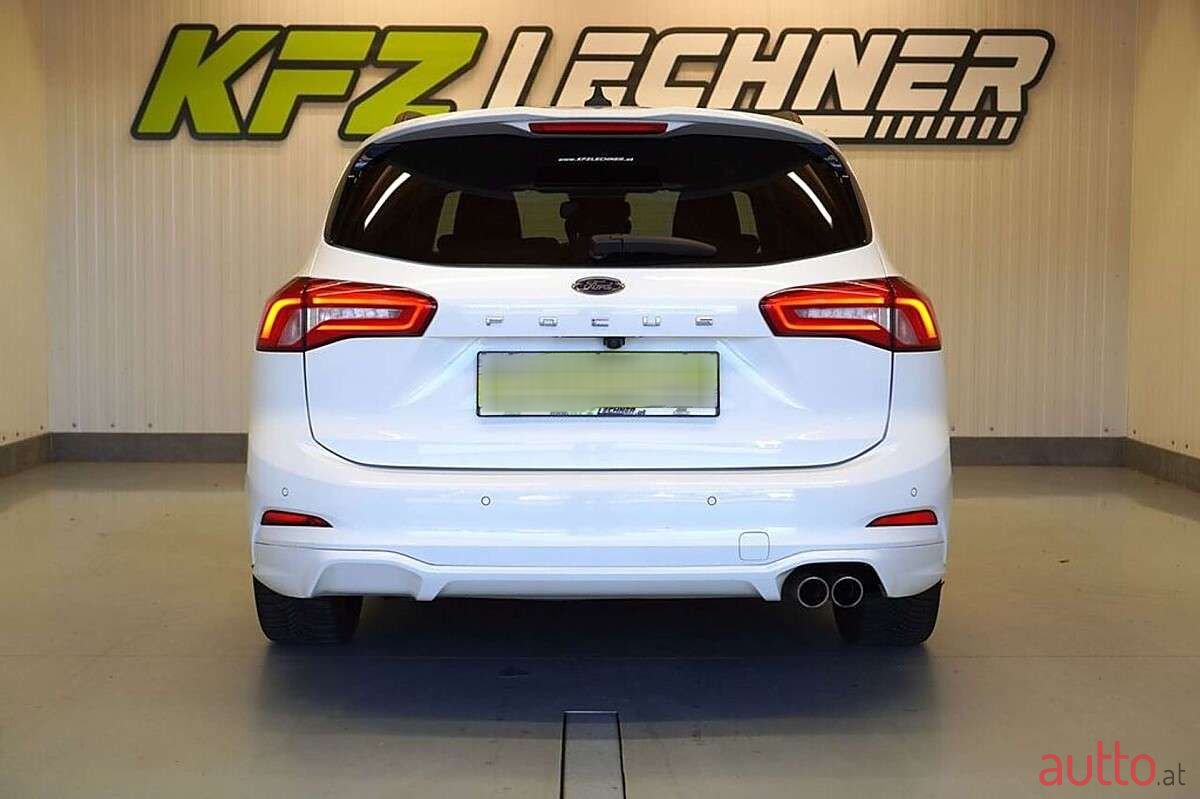 2020' Ford Focus photo #4