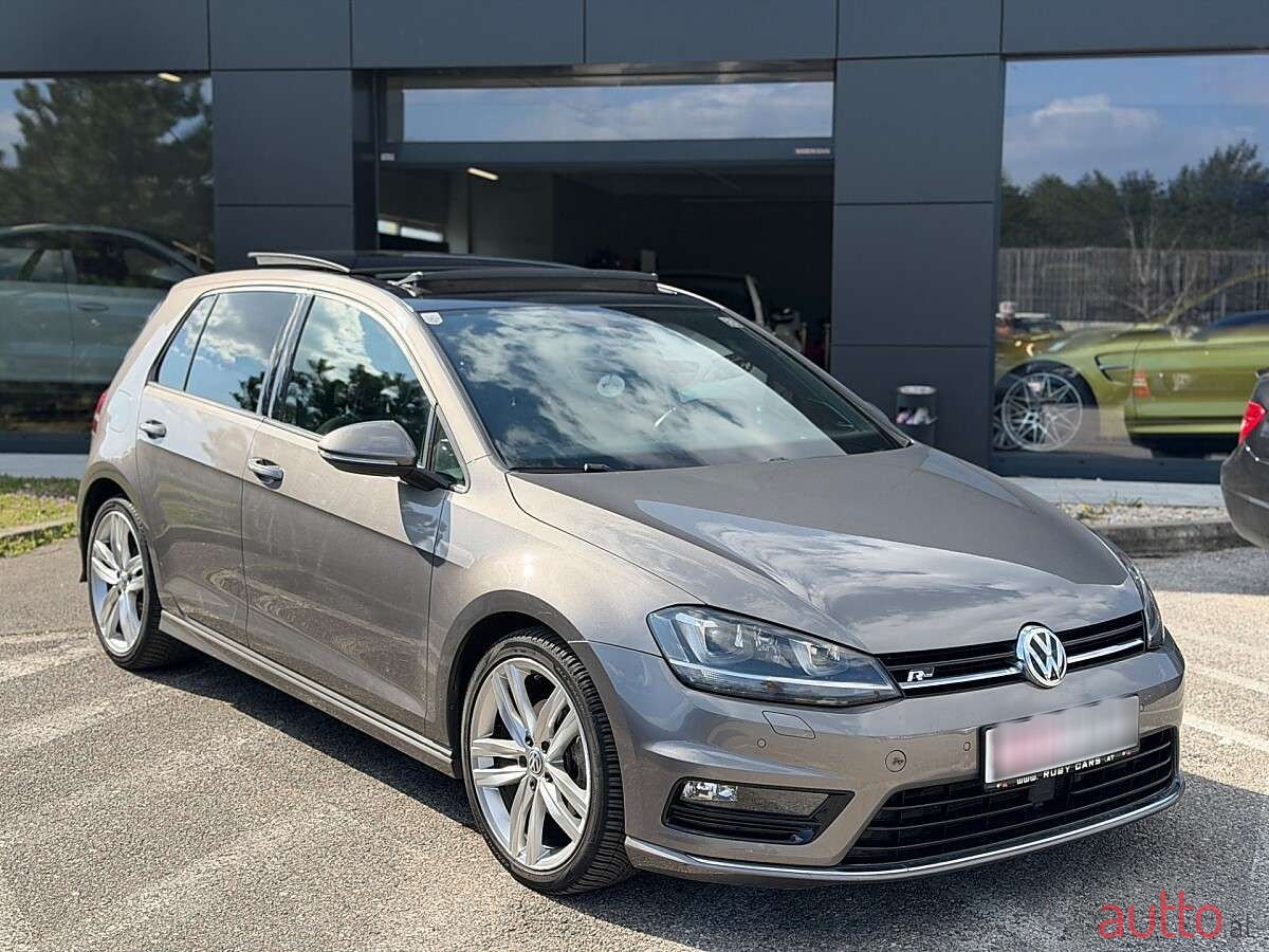 2015' Volkswagen Golf photo #3