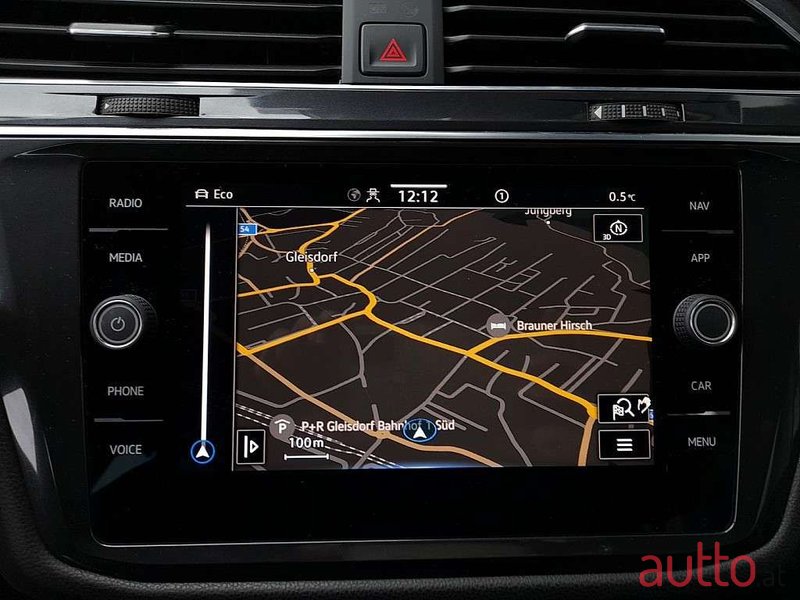 2021' Volkswagen Tiguan photo #5