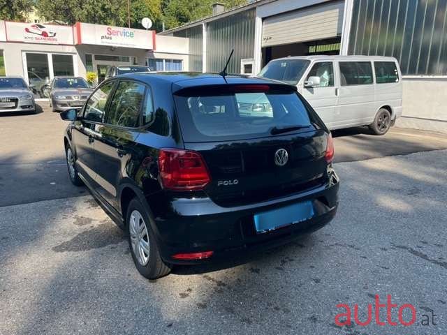 2015' Volkswagen Polo photo #3