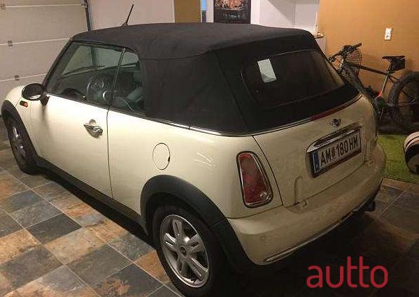 2007' MINI Cabrio photo #2