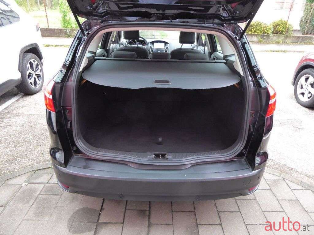 2016' Ford Focus photo #4