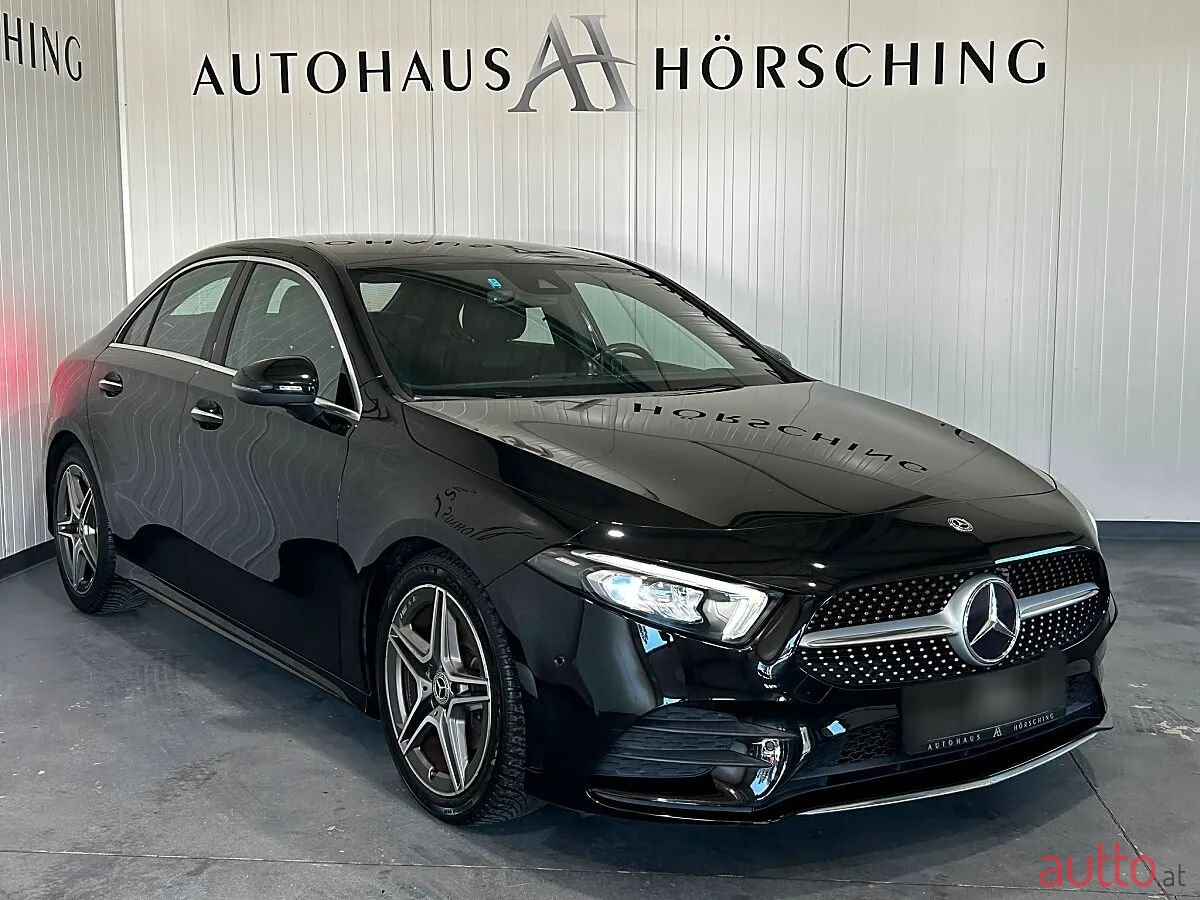 2019' Mercedes-Benz A-Klasse photo #1