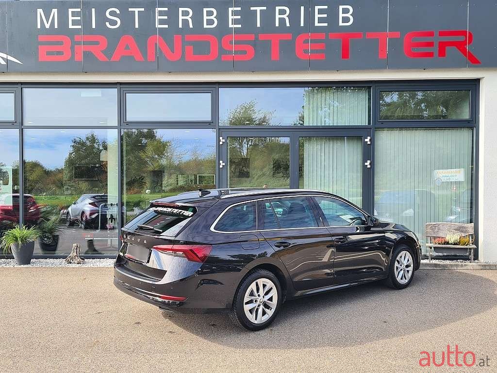 2020' Skoda Octavia photo #3