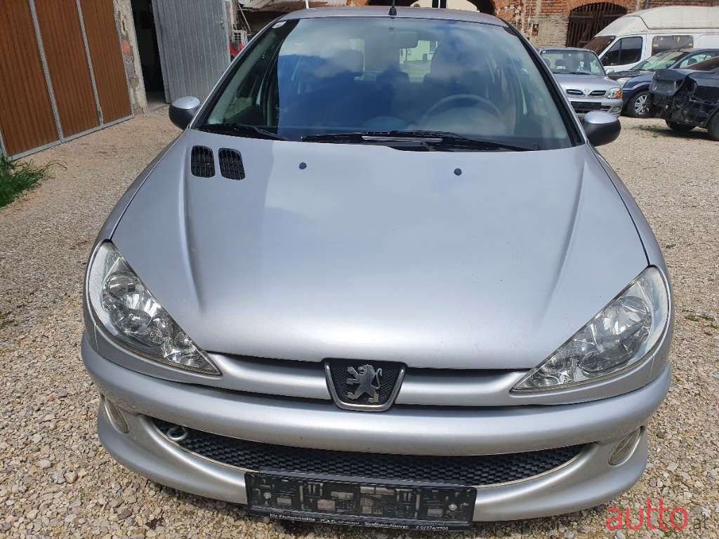 2005' Peugeot 206 photo #1