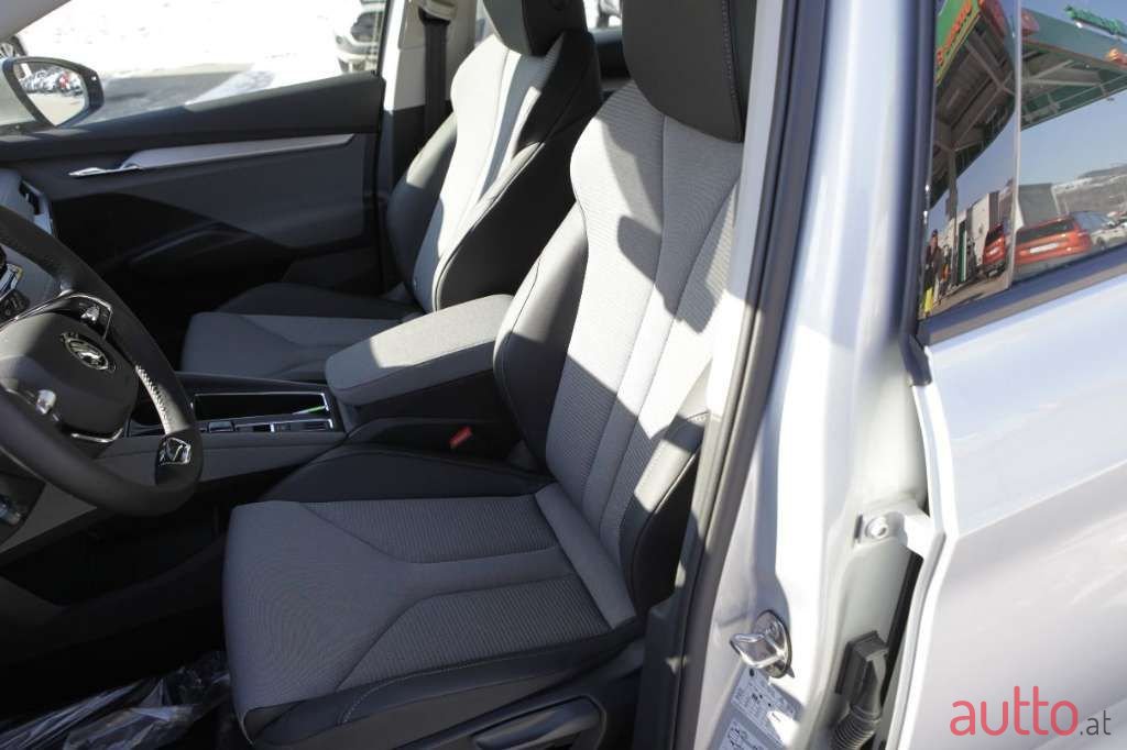 2022' Skoda Enyaq photo #4