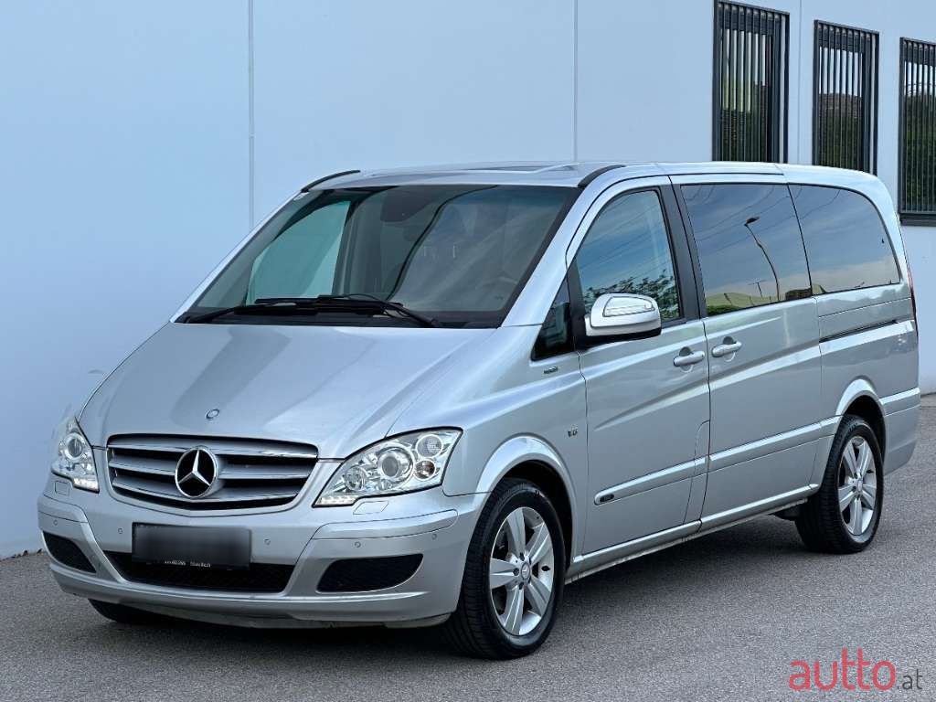 2011' Mercedes-Benz Viano photo #5
