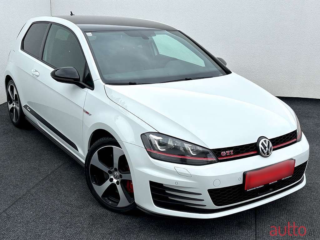 2016' Volkswagen Golf photo #1