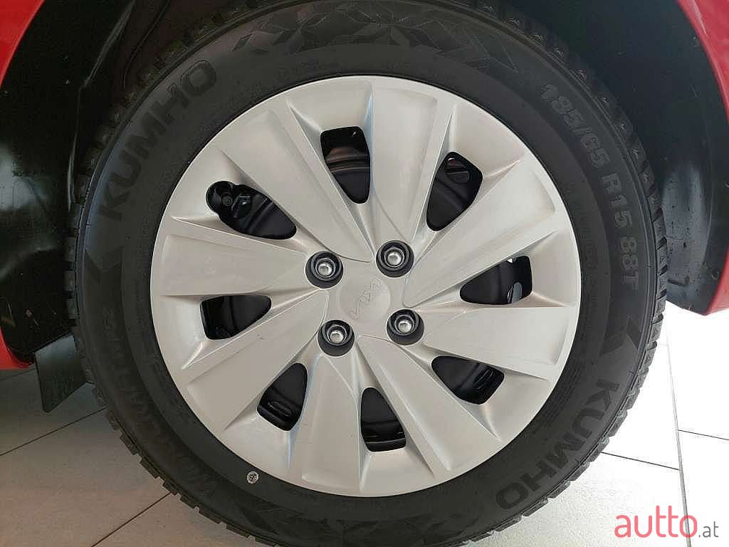 2022' Kia Rio photo #5