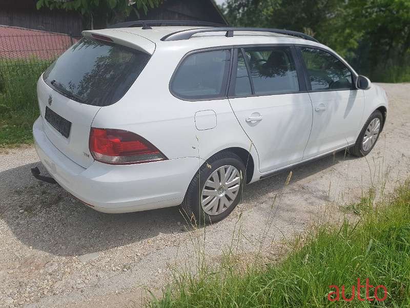 2012' Volkswagen Golf photo #2