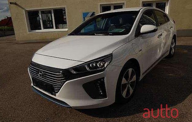 2018' Hyundai Ioniq photo #1