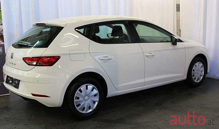 2019' SEAT Leon photo #1