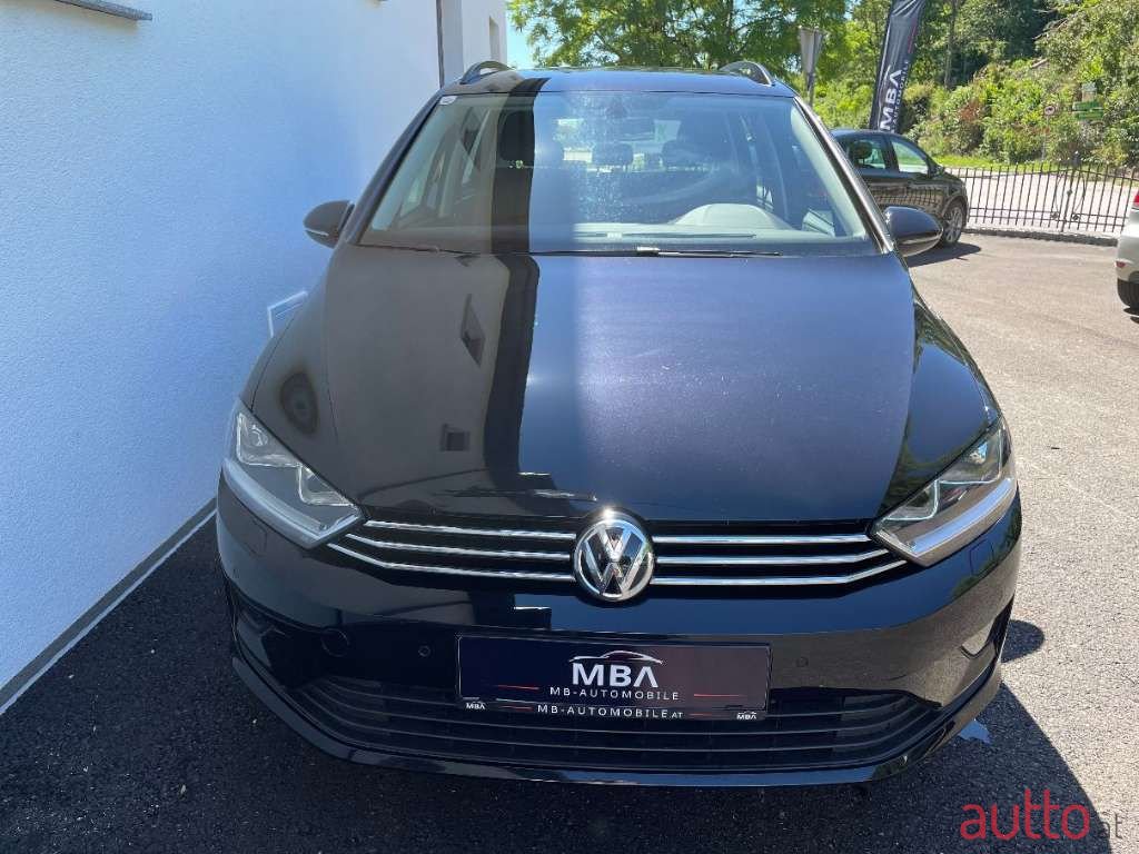 2015' Volkswagen Golf photo #3