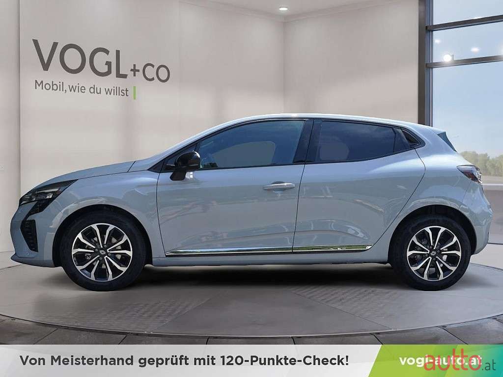 2024' Renault Clio photo #3