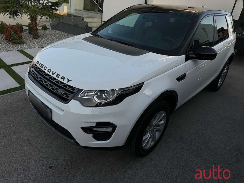 2018' Land Rover Discovery Sport photo #3