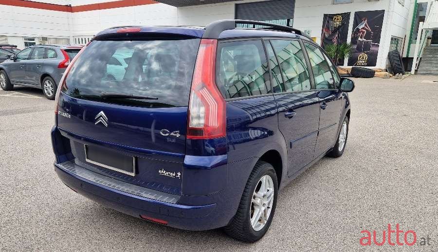 2008' Citroen C4 Picasso photo #5