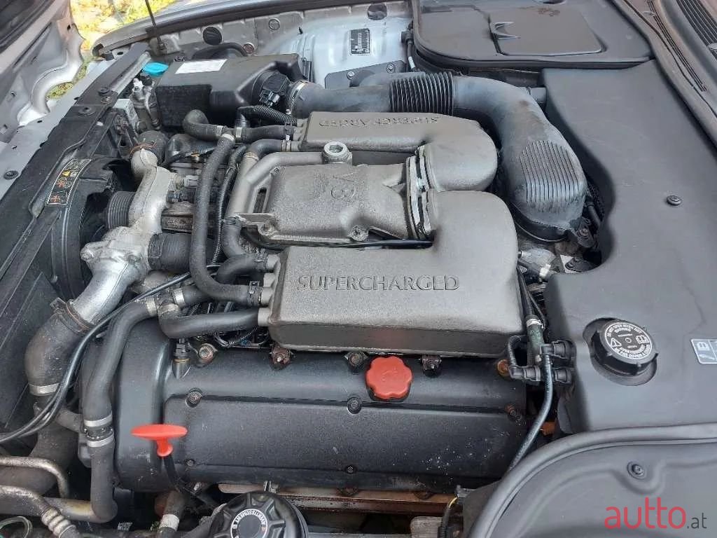 2000' Jaguar XJ photo #2