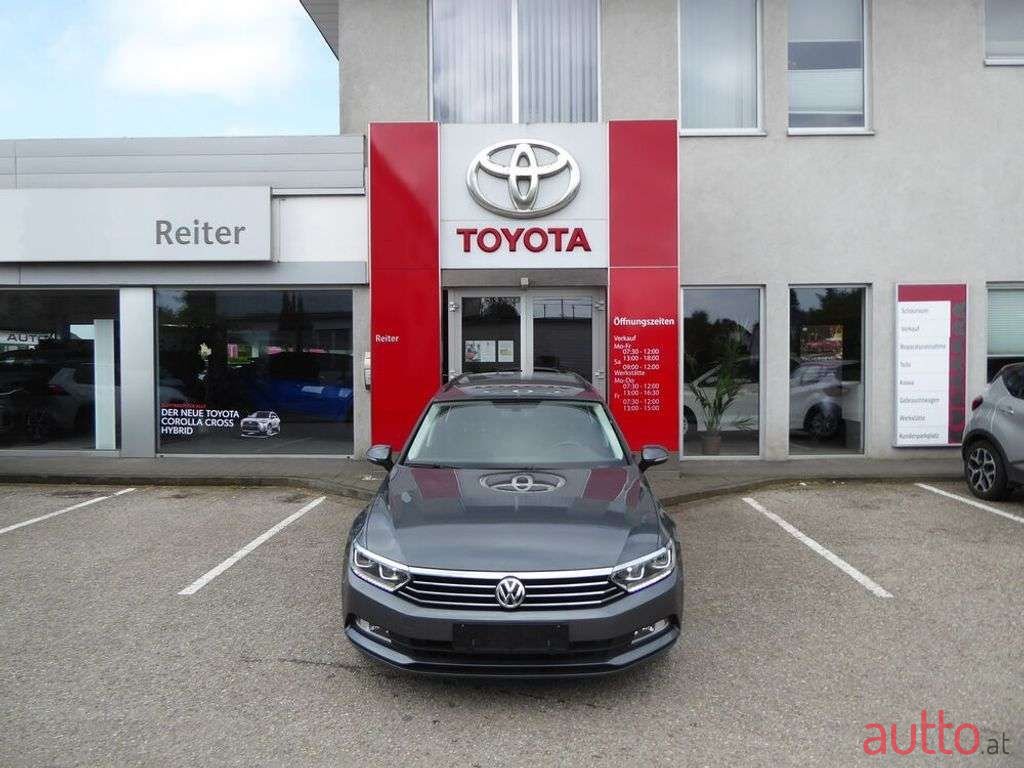 2017' Volkswagen Passat photo #1
