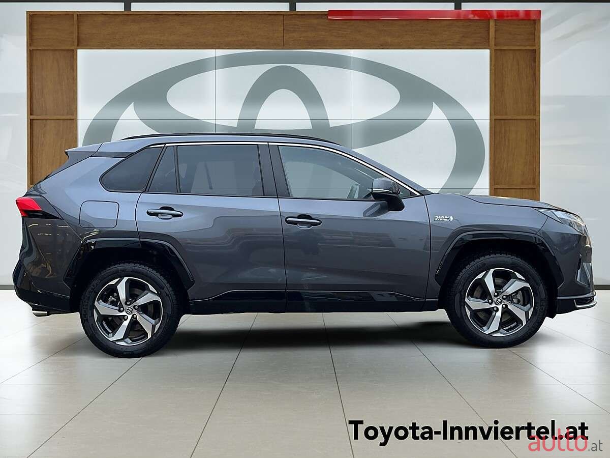 2022' Toyota RAV4 photo #5