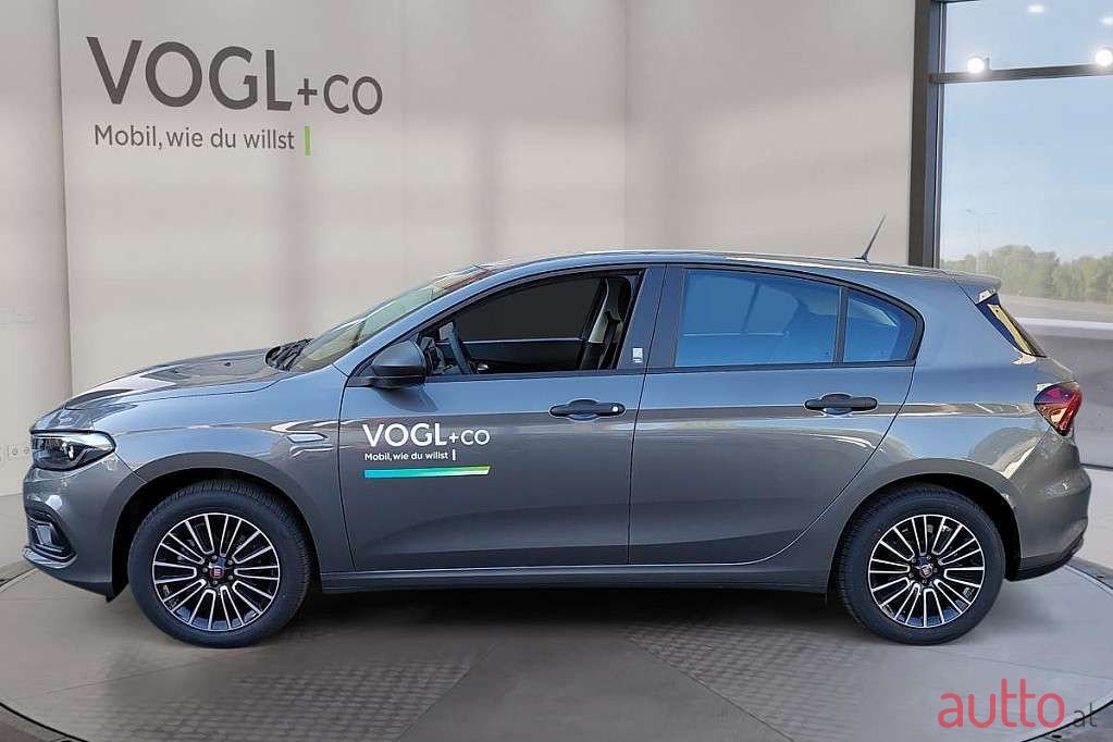 2022' Fiat Tipo photo #2