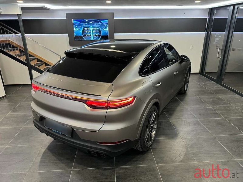 2019' Porsche Cayenne photo #6