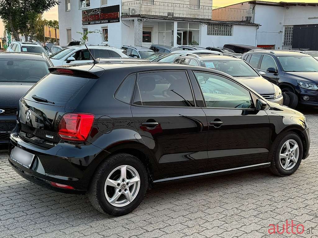 2017' Volkswagen Polo photo #6