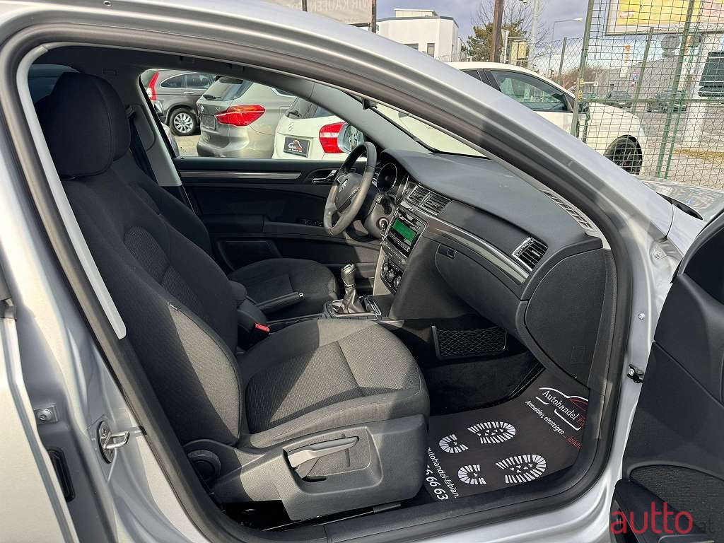 2015' Skoda Superb photo #6