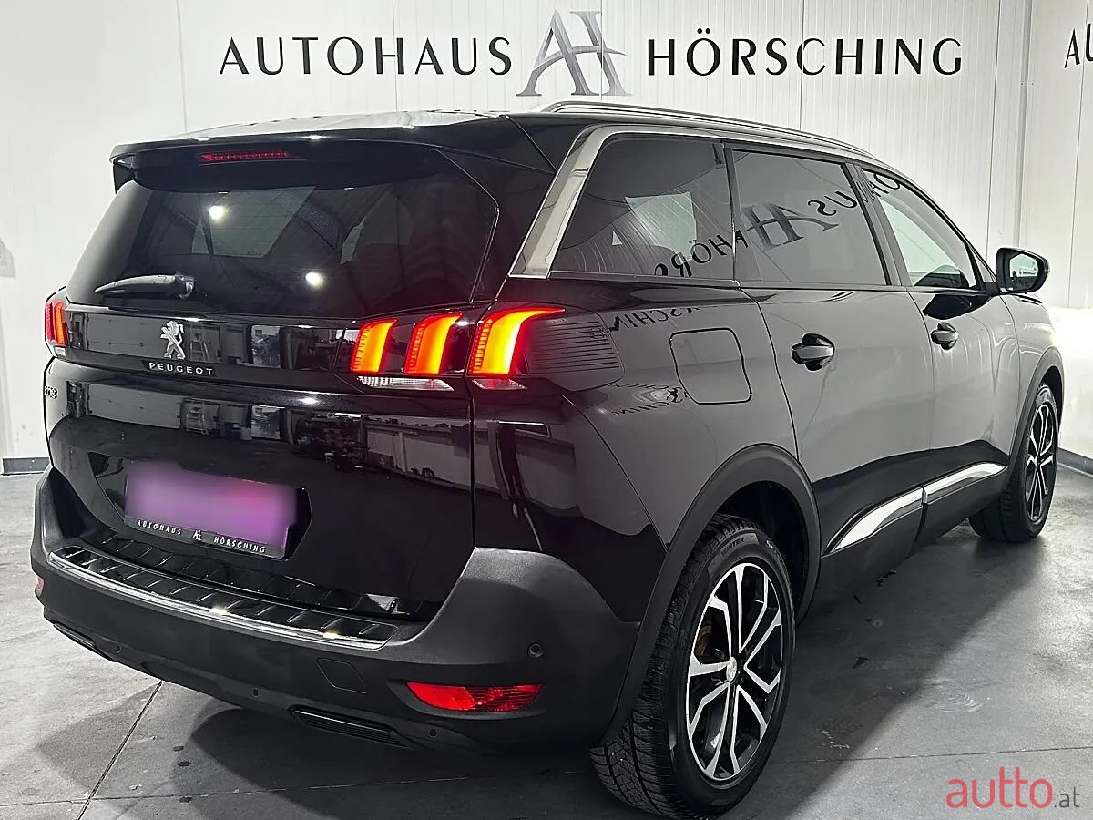 2020' Peugeot 5008 photo #6