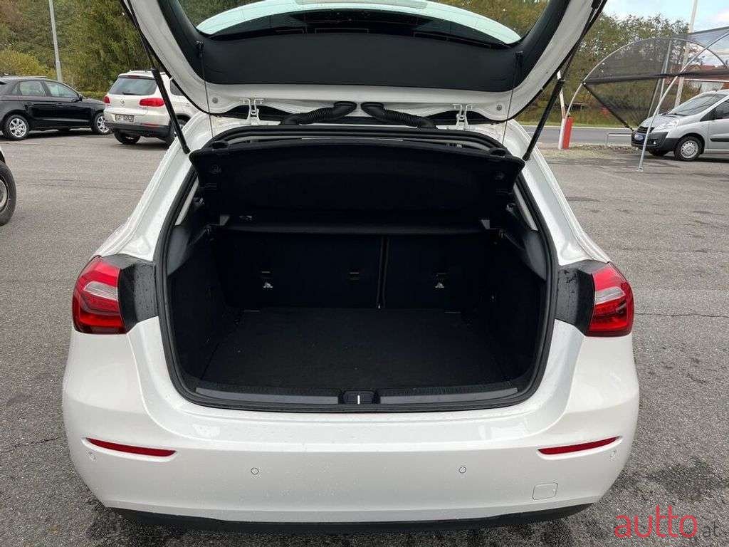 2020' Mercedes-Benz A-Klasse photo #6
