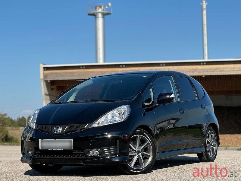 2013' Honda Jazz photo #2