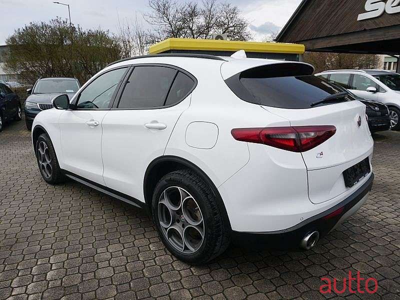 2017' Alfa Romeo Stelvio photo #4