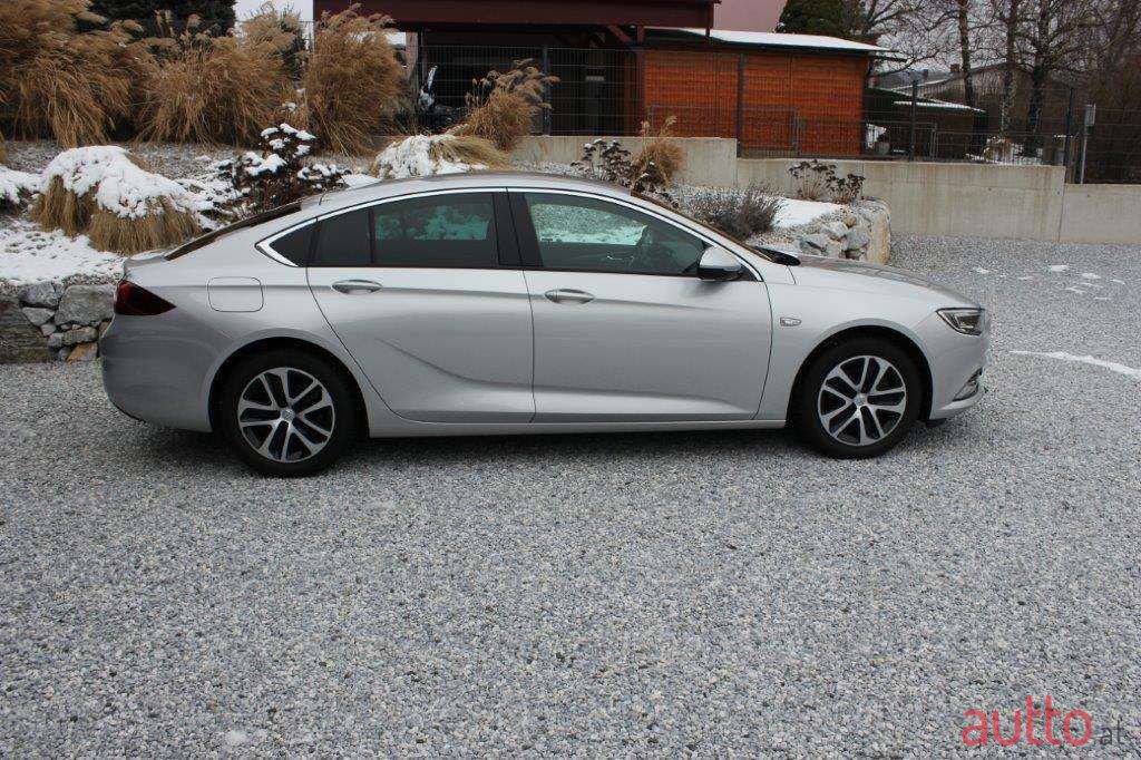 2018' Opel Insignia photo #4