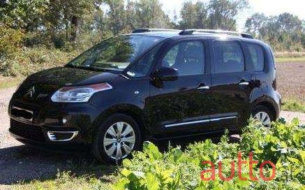 2011' Citroen Picasso photo #1