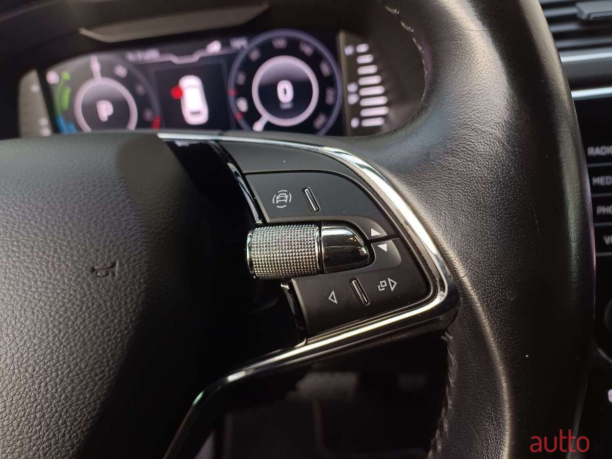 2021' Skoda Superb photo #6