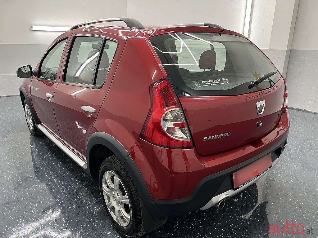 2012' Dacia Sandero photo #3