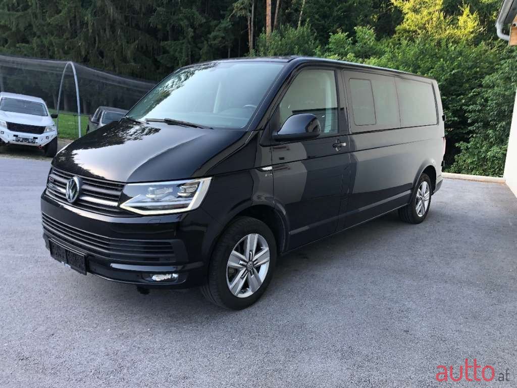 2016' Volkswagen Caravelle photo #3