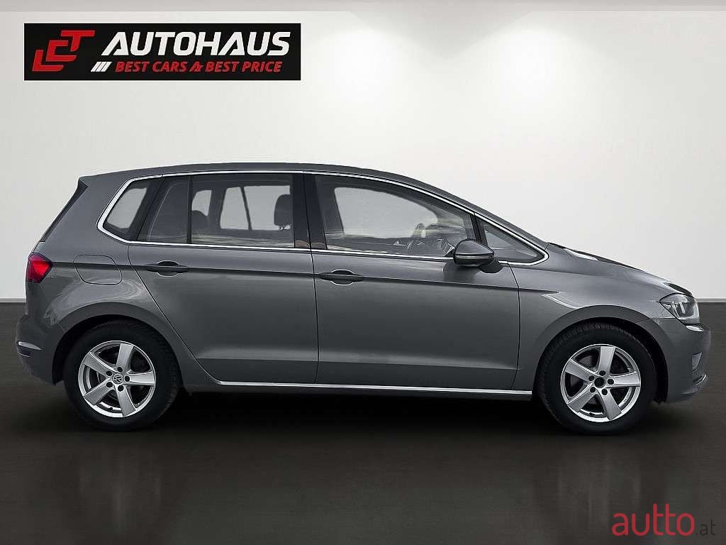 2016' Volkswagen Golf photo #5