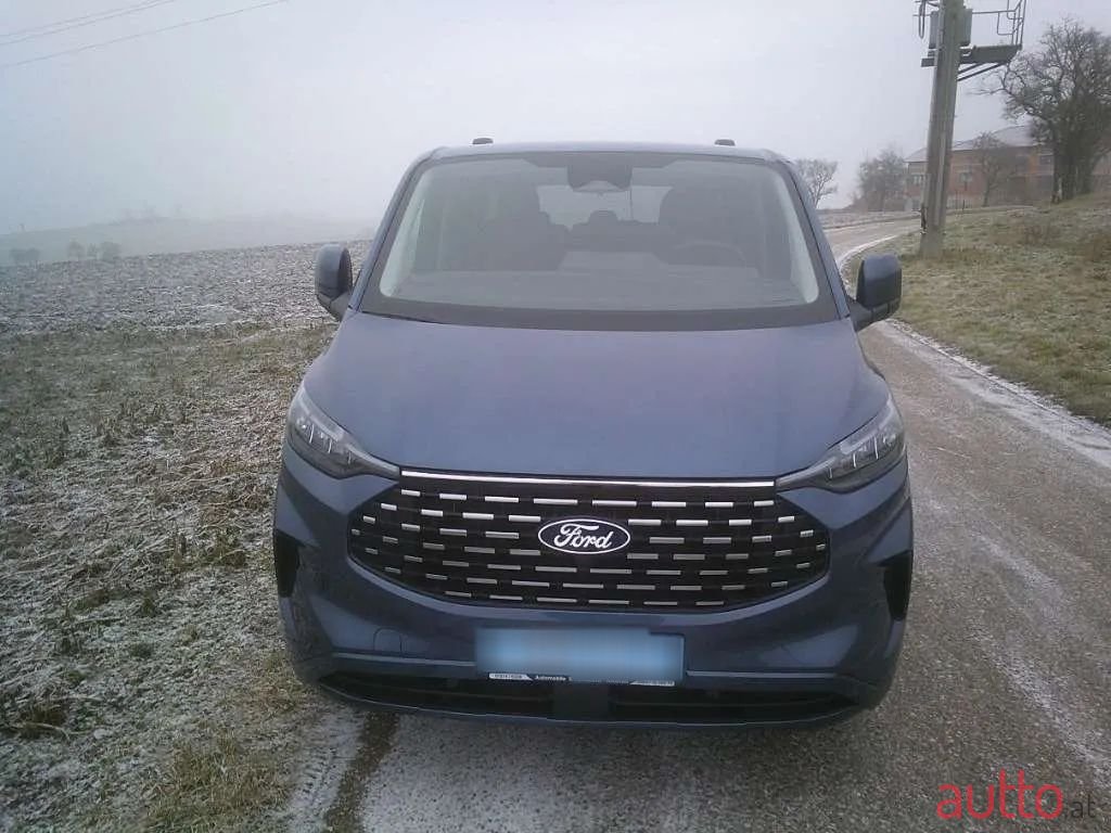 2024' Ford Tourneo photo #5
