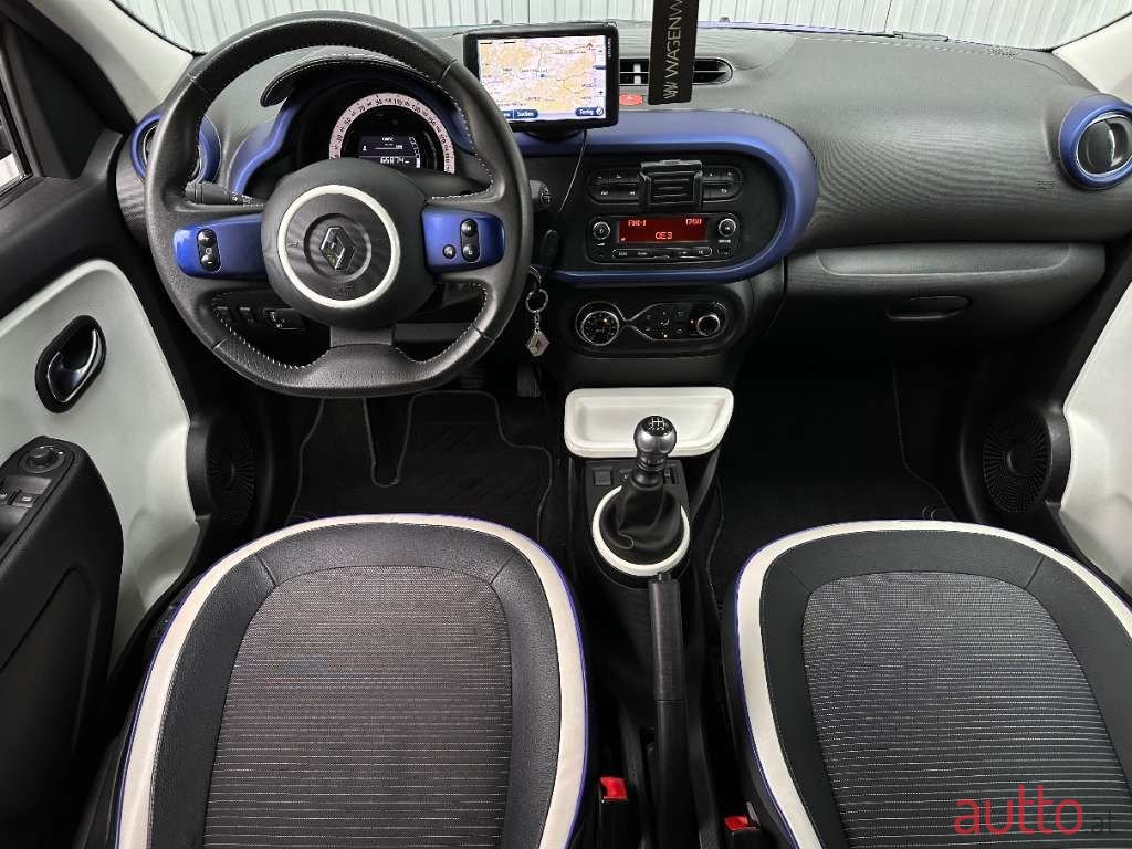2015' Renault Twingo photo #6