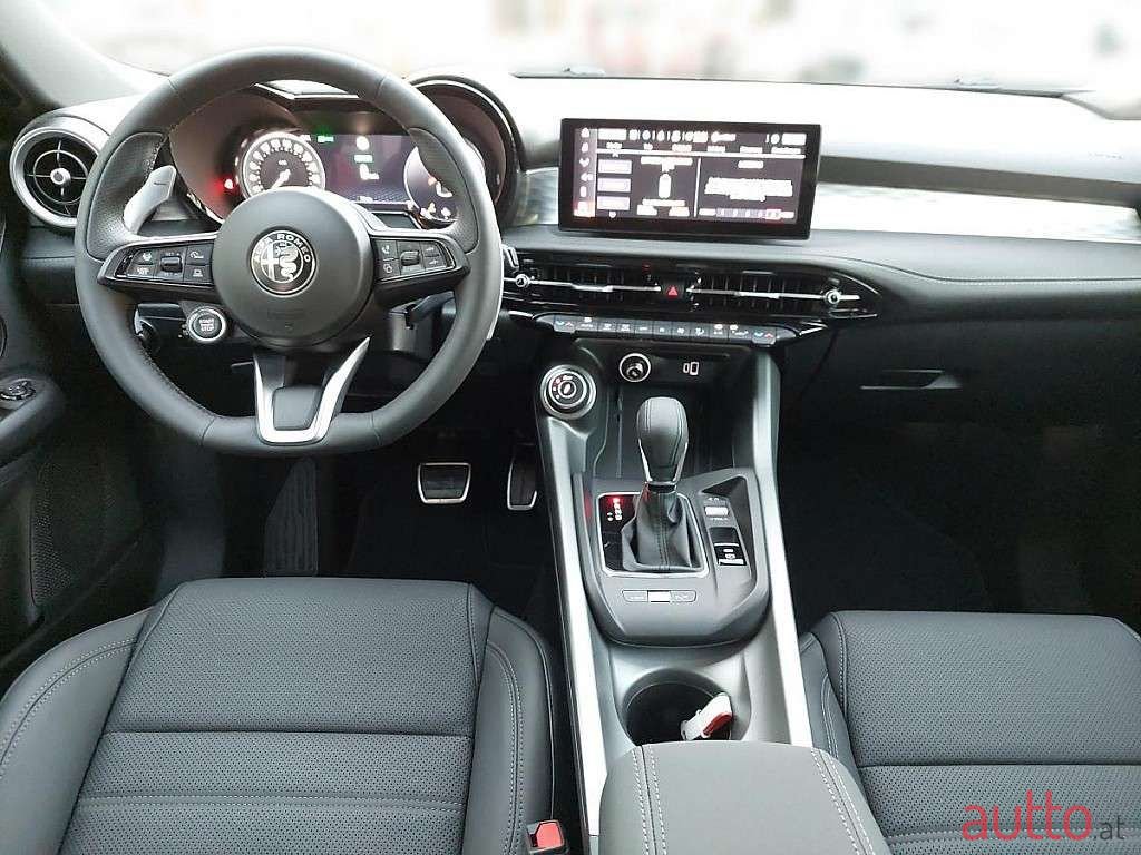 2022' Alfa Romeo Tonale photo #5