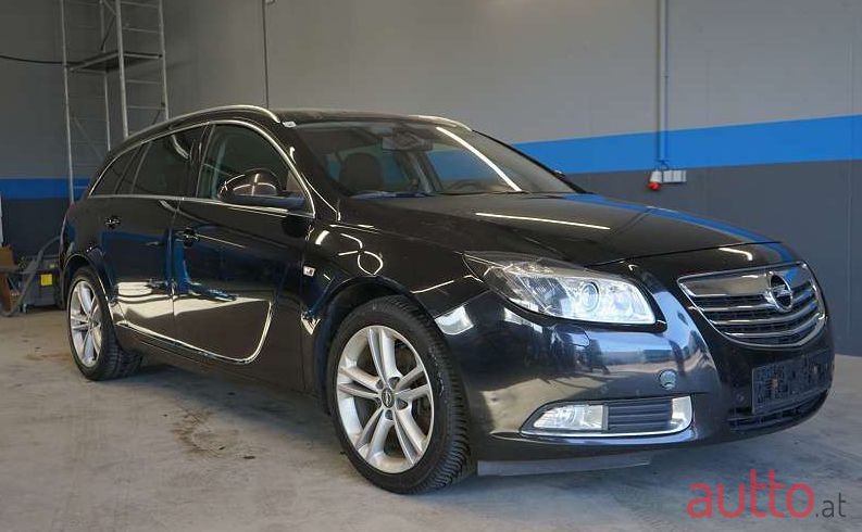 2009' Opel Insignia photo #1